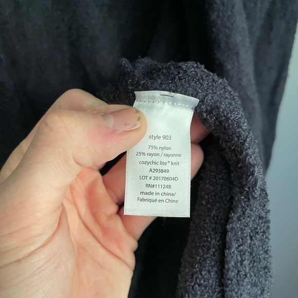 Barefoot Dreams CozyChic Lite Island Wrap Size Medium - Picture 4 of 5